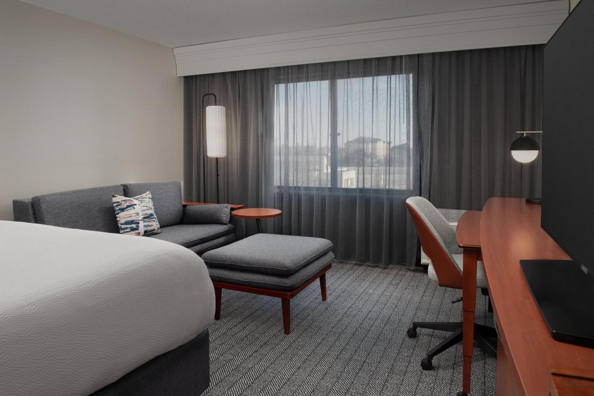 Courtyard By Marriott Panama City Exteriör bild