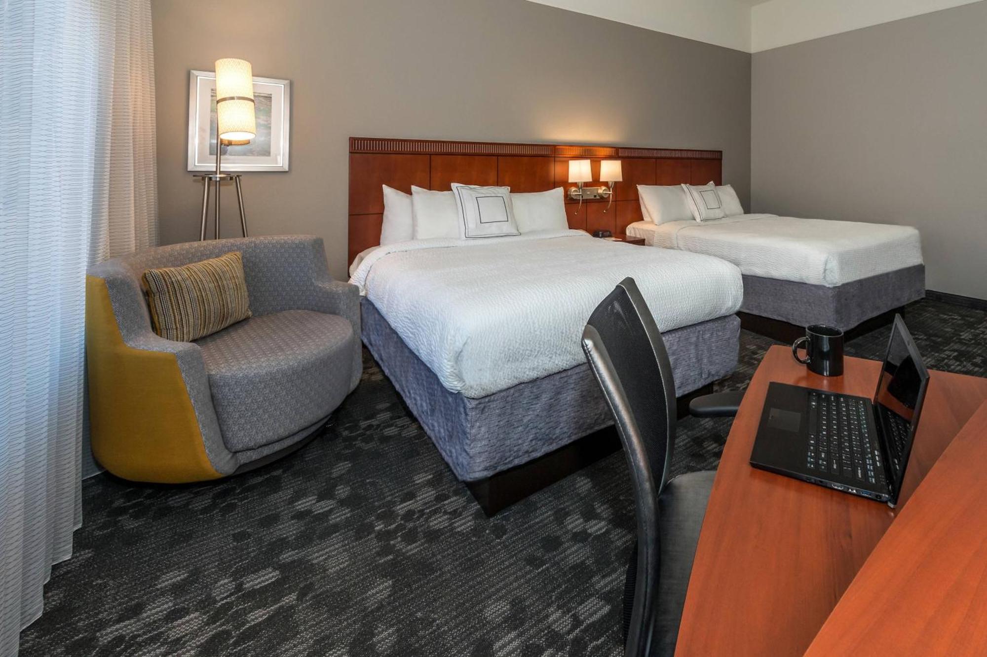Courtyard By Marriott Panama City Exteriör bild